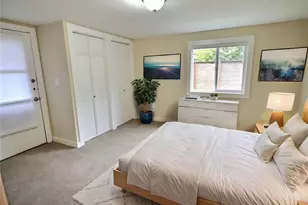 9827 8th Ave NE, Seattle, WA 98115 - Photo 29