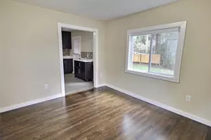 9827 8th Ave NE, Seattle, WA 98115 - Photo 13