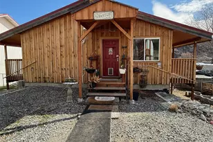 505 Beach St, Pateros, WA 98846 - Photo 1