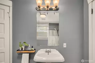 325 23rd Ave E, Seattle, WA 98112 - Photo 13