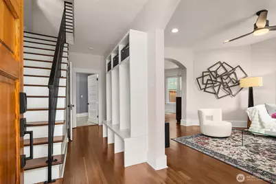 325 23rd Avenue E, Seattle, WA 98112 - Photo 15