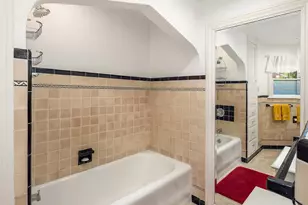3333 43rd Ave NE, Seattle, WA 98105 - Photo 23