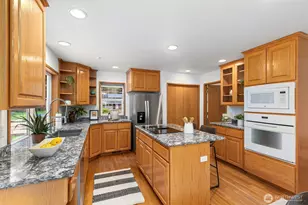 15375 Sunrise Drive NE, Bainbridge Island, WA 98110 - Photo 13