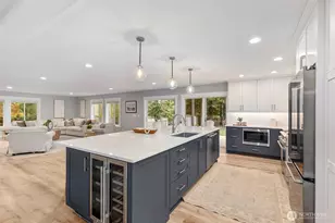 8757 NE Rosario Pl, Bainbridge Island, WA 98110 - Photo 15