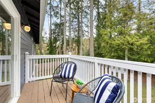 8757 NE Rosario Pl, Bainbridge Island, WA 98110 - Photo 23