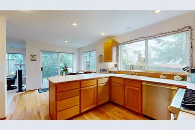 1704 Field Place NE, Renton, WA 98059 - Photo 9