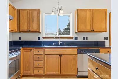 7815 W 6th Ave, Kennewick, WA 99336 - Photo 9