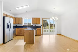 7815 W 6th Ave, Kennewick, WA 99336 - Photo 7