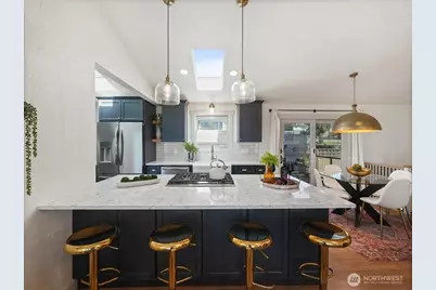 114 S 212th Street, Des Moines, WA 98198 - Photo 5