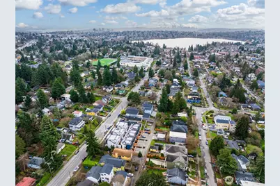 8831 B Wallingford Avenue N, Seattle, WA 98103 - Photo 29