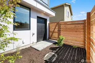 8831 B Wallingford Ave N, Seattle, WA 98103 - Photo 21