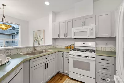 12530 Admiralty Way #J302, Everett, WA 98204 - Photo 13