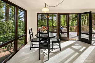 9027 SE 50th St, Mercer Island, WA 98040 - Photo 11