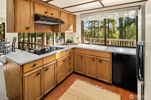 9027 SE 50th St, Mercer Island, WA 98040 - Photo 9