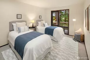 9027 SE 50th St, Mercer Island, WA 98040 - Photo 23