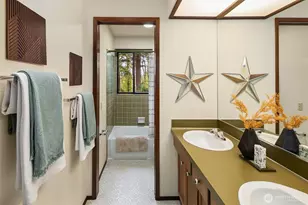 9027 SE 50th St, Mercer Island, WA 98040 - Photo 27