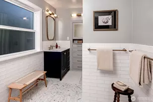 2103 5th Ave N, Seattle, WA 98109 - Photo 27