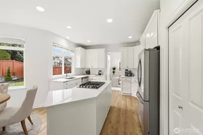 2005 NE 35th Place, Renton, WA 98056 - Photo 9