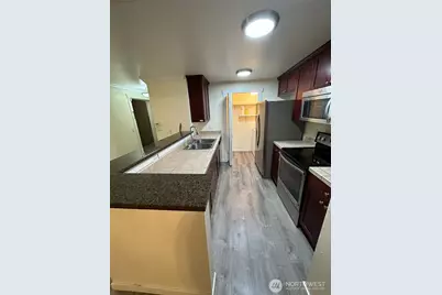 28704 18th Avenue S, Federal Way, WA 98003 - Photo 1