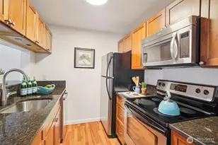 10822 NE 148th Ln, Bothell, WA 98011 - Photo 7