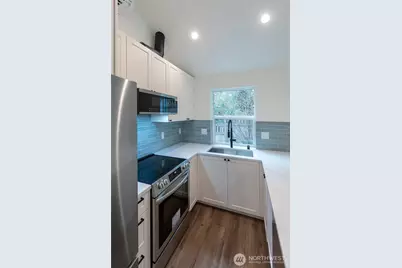 9361 Forest Court SW, Seattle, WA 98136 - Photo 15