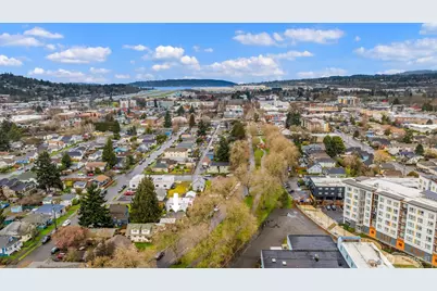 619 Burnett Avenue S, Renton, WA 98057 - Photo 19