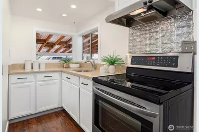 619 Burnett Avenue S, Renton, WA 98057 - Photo 11