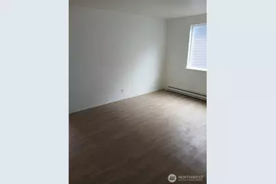 611 613 S Ainsworth Ave #A/B, Tacoma, WA 98405 - Photo 3