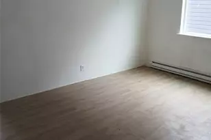 611 613 S Ainsworth Ave, Tacoma, WA 98405 - Photo 3