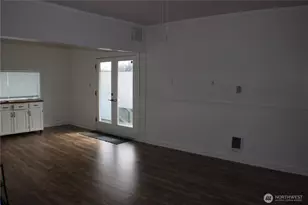 1224 4th St, Cosmopolis, WA 98537 - Photo 5