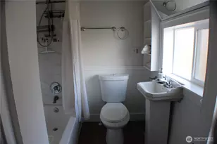 1224 4th St, Cosmopolis, WA 98537 - Photo 17