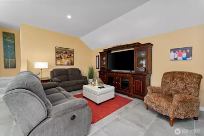 703 Boetzkes Avenue, Manson, WA 98831 - Photo 9