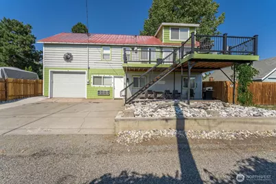 703 Boetzkes Avenue, Manson, WA 98831 - Photo 3