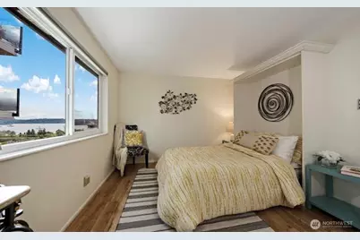 617 W Mercer Place #401, Seattle, WA 98119 - Photo 9
