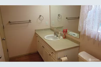 451 S 328th Street #E20, Federal Way, WA 98003 - Photo 9