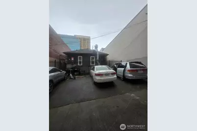 4332 University Way NE #A, Seattle, WA 98105 - Photo 3