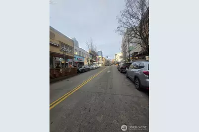 4332 University Way NE #A, Seattle, WA 98105 - Photo 17