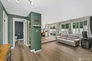 12716 NE 120th St, Kirkland, WA 98034 - Photo 3