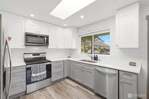 8114 Riverview Rd, Snohomish, WA 98290 - Photo 9