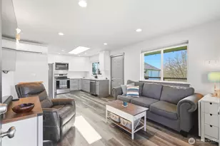 8114 Riverview Rd, Snohomish, WA 98290 - Photo 3