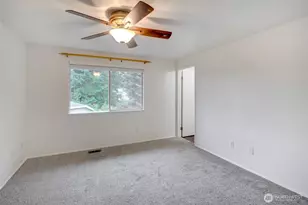 532 198th St SE, Bothell, WA 98012 - Photo 17