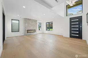 16050 SE 44th Ct, Bellevue, WA 98006 - Photo 3