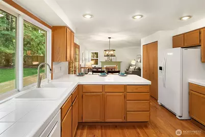 24106 NE 6th Place, Sammamish, WA 98074 - Photo 9