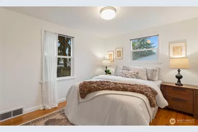 3854 48th Avenue SW, Seattle, WA 98116 - Photo 17