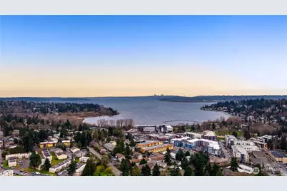 10016 NE 120th Lane #F103, Kirkland, WA 98034 - Photo 3