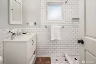 2827 40th Ave W, Seattle, WA 98199 - Photo 17