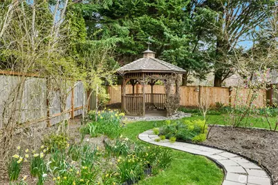 2138 221st Place NE, Sammamish, WA 98074 - Photo 29