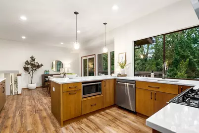 2518 Sahalee Drive East, Sammamish, WA 98074 - Photo 5