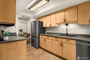 4707 W Lake Sammamish Pkwy SE, Issaquah, WA 98027 - Photo 13