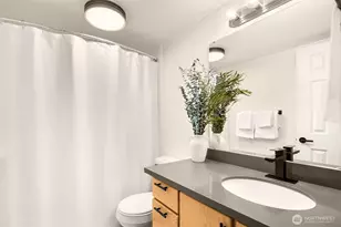 4707 W Lake Sammamish Pkwy SE, Issaquah, WA 98027 - Photo 19